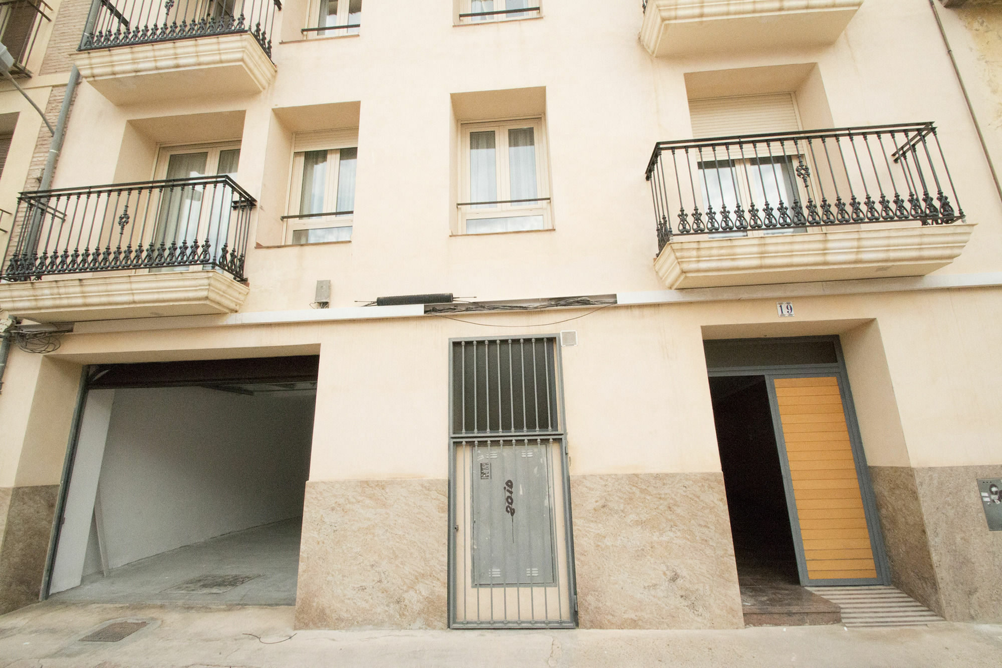 Bet Apartments - Viveros Apartments บาเลนเซีย ภายนอก รูปภาพ